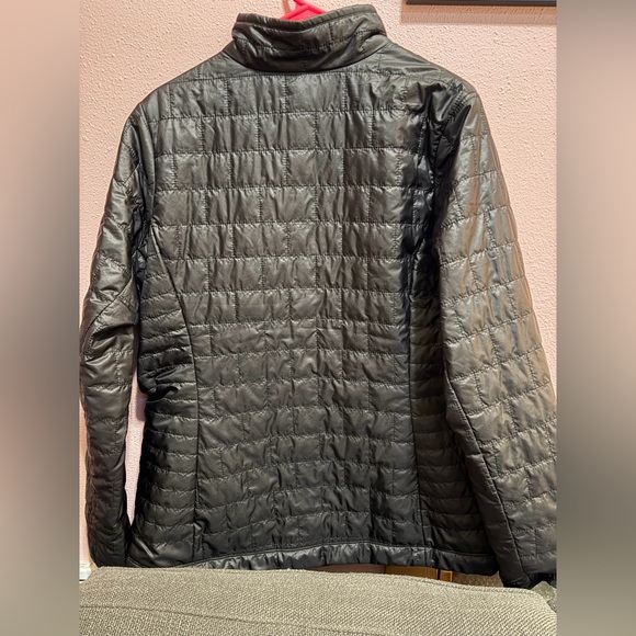 Patagonia Women's Nano Puff® Jacket Black XL NWT - Picture 3 of 4